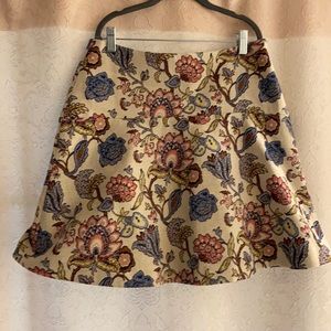 Loft lined floral skirt 6P machine wash $12
